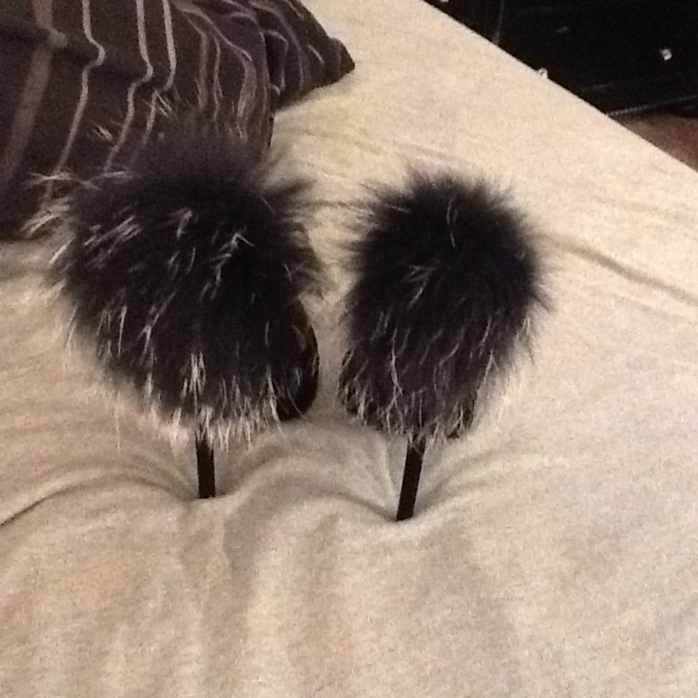 Heels - Picture 3 of 4
